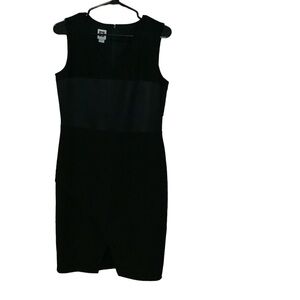Anne Klein black sheath dress. Cocktails/Wedding’s
NWT. Excellent condition.